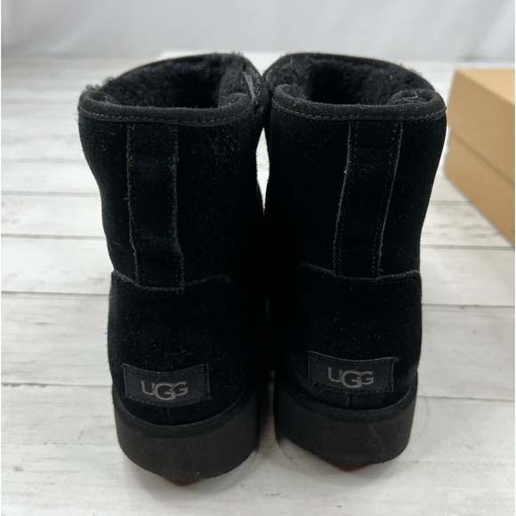 UGG Women’s Size 9 ‘Kristin’ Black Suede Boots - Picture 10 of 13